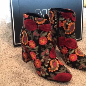 BRAND NEW women’s floral booties